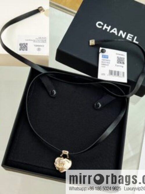 i1664887874_5388_1-800x800awoszqkdbql3914_20250715232906.jpg New ☑️ Chanel peach heart love necklace