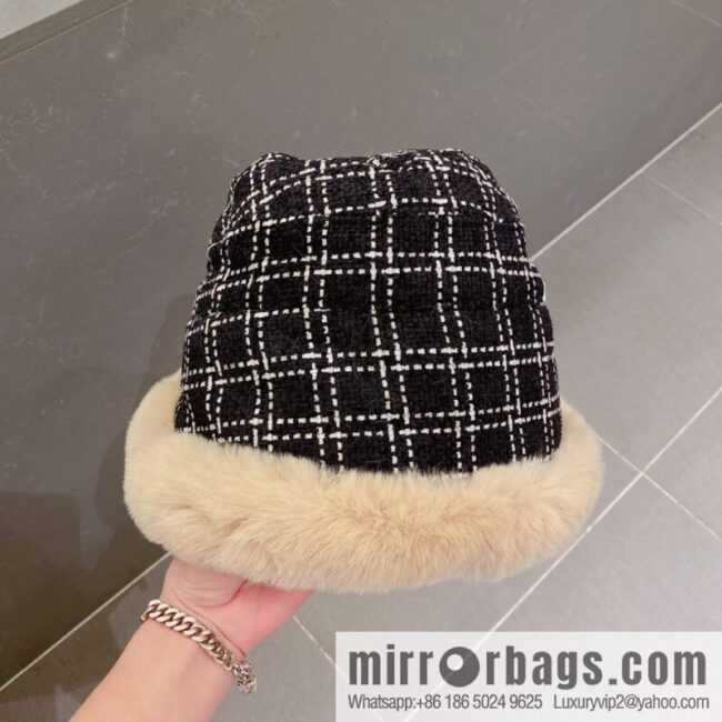 Chanel Chanel autumn and winter new plaid bucket hat