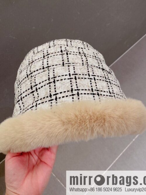 i1666022846_1868_1-800x800olh24pyfm0s83884_20250701205334.jpg Chanel Chanel autumn and winter new plaid bucket hat