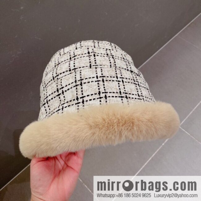 Chanel Chanel autumn and winter new plaid bucket hat
