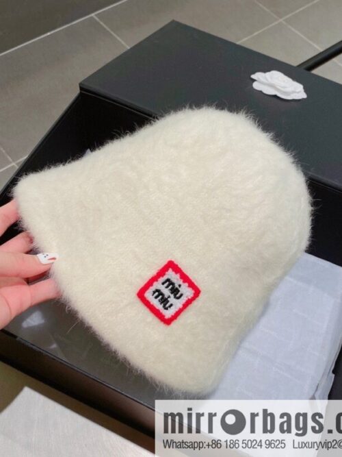 i1666108194_7802_0-800x800wdz4nm5erhf83840_20250701205224.jpg Miumiu 2022 autumn and winter new rabbit down bucket hat