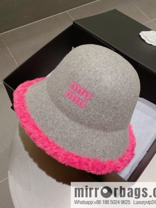 i1666113157_6625_1-800x800jkzotbsu0le83739_20250701204939.jpg Miao Miao miumiu 2022 autumn and winter new wool top hat