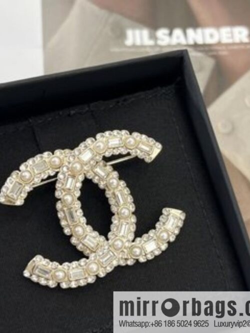 i1666186119_1830_5-800x800kuc4dkeu2mh168_20250715222559.jpg New ☑️ Chanel double c full diamond brooch