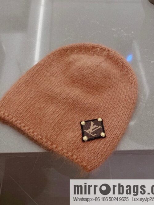 i1666195066_5526_1-800x800yyhwnhdlp4e83680_20250701204732.jpg LV Louis Vuitton 2022 autumn and winter new wool knitted wool hat