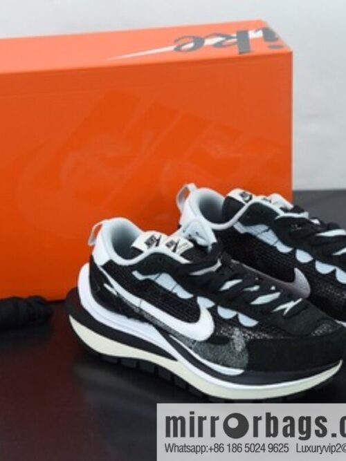 o_1fkos7b9m1o5h9bo1afp13vp10ai1l-800x800vukwdoovxig82926_20250719081945.jpg Sacai x Nike VaporWaffle \"Grey/Black/Blue/Red\" Improved marathon deconstruction design avant-garde deformation triple bottom casual jogging shoes, item number: CV1363-100