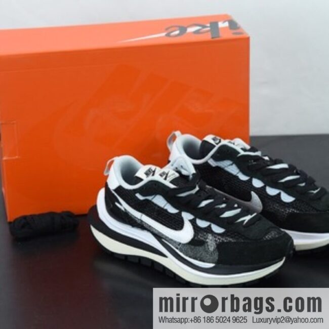 Sacai x Nike VaporWaffle \"Grey/Black/Blue/Red\" Improved marathon deconstruction design avant-garde deformation triple bottom casual jogging shoes, item number: CV1363-100