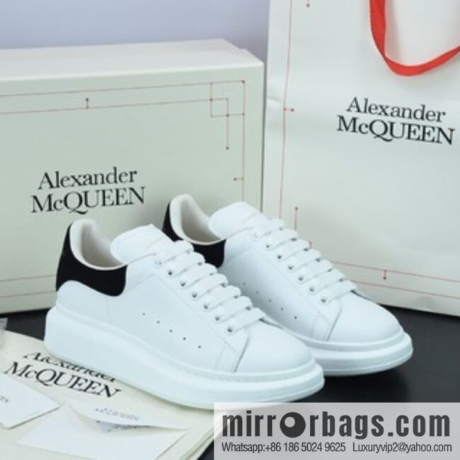 Alexander McQueen/Alexander McQueen, black leather tail muffin shoes, thick sole heightening white shoes 0Y3H6