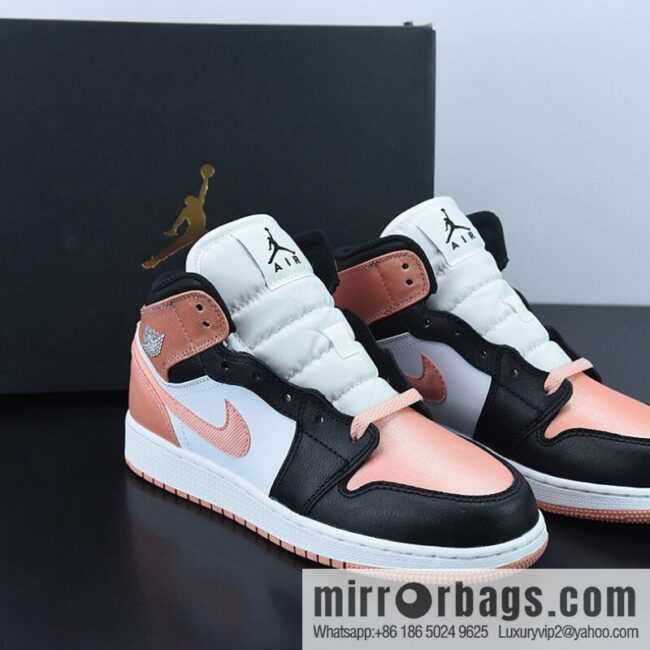 Air Jordan 1 Mid black and white powder aj1 middle help series item number: DM9077-108SIZE