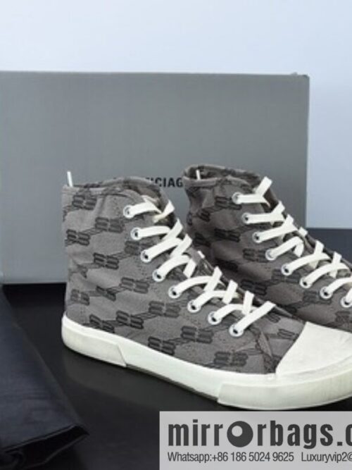 o_1g8nhn6k01gh710fp3r68p41ot01l-800x800fzqhjhmzmcr74711_20250719065535.jpg Balenciaga Vulc Destr Balenciaga Vintage old high-top canvas shoes pure original shipment, item number: 688752W1RH50216