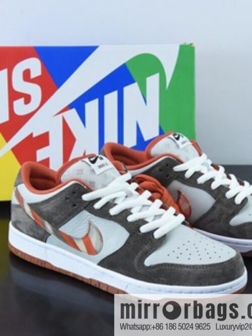 o_1gc6c933rtu81pg4an17js10hf76-800x800k4xmwcsbwjh64939_20250719014859.jpg Crushed Skate Shop x Nk SB Dunk Low graffiti wall, joint SB low-top sports and leisure shoes, item number: DH7782-001