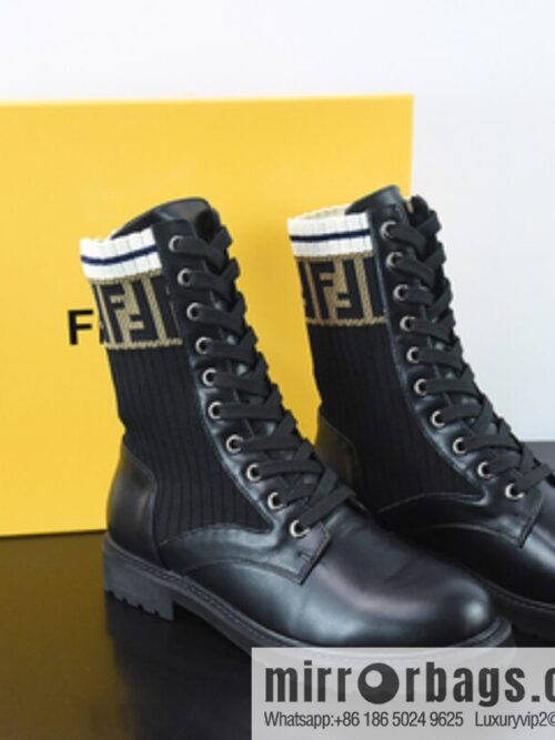 o_1gf0fnd8bs6m1594hqa1s56dcncu-800x800ihaicatekud58120_20250719002156.jpg Fendi knit stretch martin boots