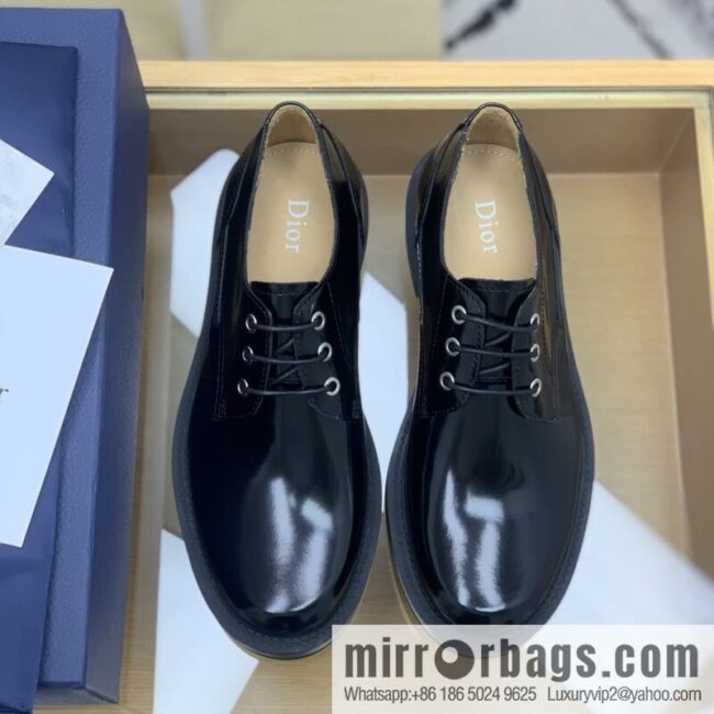 Dior selected leather made men\'s derby shoes
