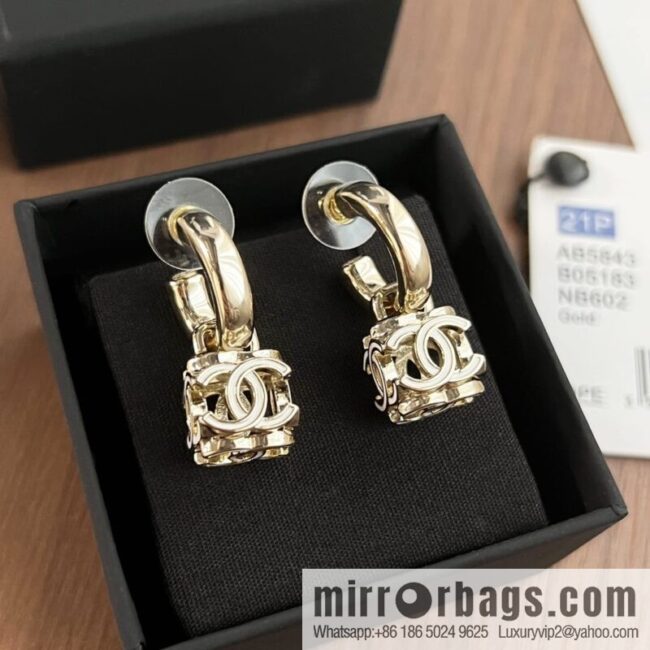 New Chanel c2 double c square stud earrings