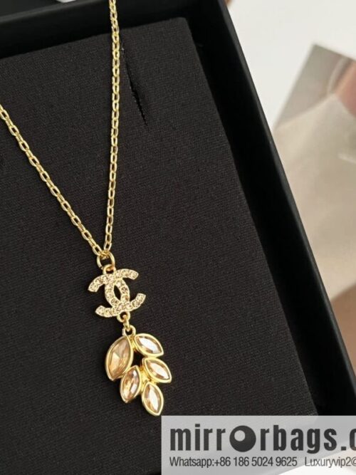 New ☑️ Chanel double c wheat ear gold leaf necklace