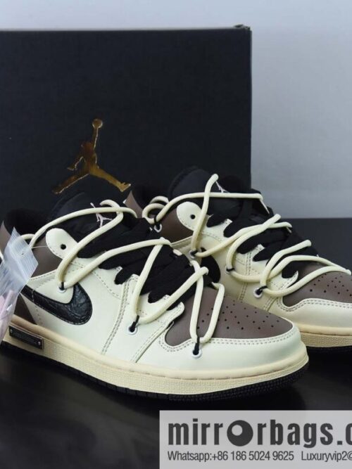 wsxc1668514395206_4-800x800regiawudlms49146_20250718040811.jpg Nike Air Jordan 1 Low \"Black/Mystic Green\" AJ1 Jordan generation strap low-top classic Vintage cultural leisure sports basketball shoes, item number: 553560-062