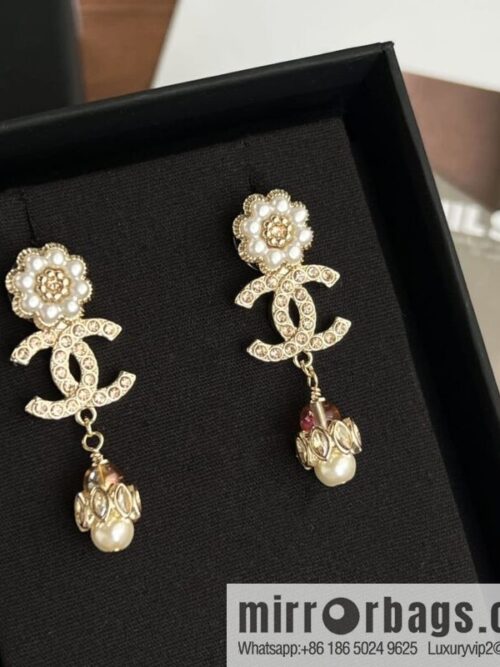 wsxc1669028584443_0-800x800wnzfl54xzom205873_20250709071254.jpg New ☑️ Chanel c3 double c pink diamond pearl flower stud earrings