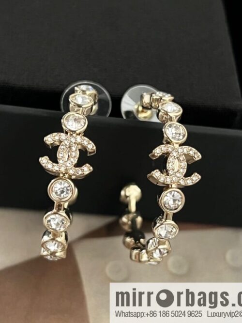 New ☑️ Chanel semi-round double c round diamond stud earrings