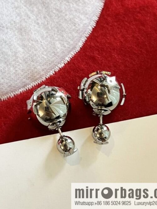 wsxc1669981698887_0-800x800nwrg2tezw3v205339_20250709065714.jpg ☑️Dior silver mirror star stud earrings