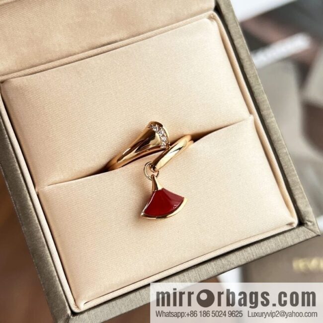 wsxc1670501808958_5-800x8003vxnf42nb4d201975_20250709052751.jpg BVLGARI Bulgari classic red chalcedony white fritillary fan ring