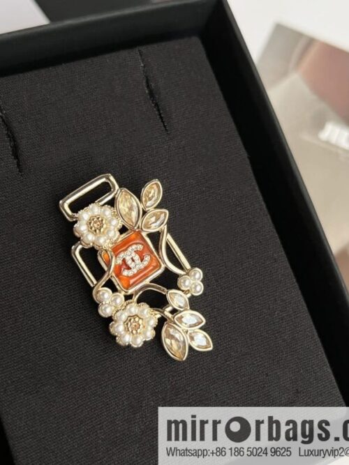 wsxc1670672660043_0-800x800jy4wkx2as1y201805_20250709052247.jpg New ☑️ Chanel double c pink diamond pearl flower brooch