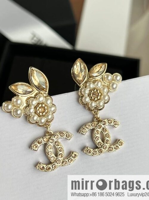 wsxc1670672661950_0-800x800yqtgcgr4ad4201794_20250709052227.jpg New ☑️ Chanel c2 double c pink diamond flower stud earrings