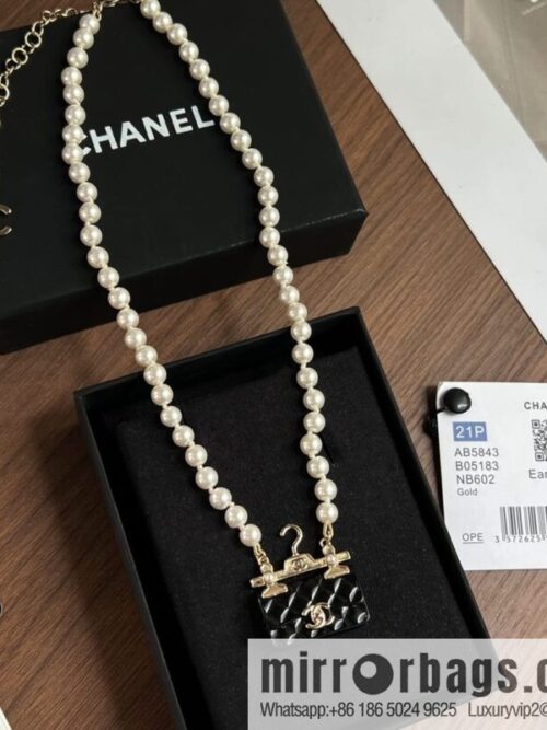 wsxc1670933567055_4-800x800hiivljnt3df201728_20250709052029.jpg New ☑️ Chanel pearl hanger bag necklace