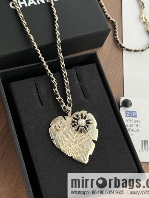 wsxc1670933591403_5-800x800vtpfqgu4w4h201616_20250709051708.jpg New ☑️ Chanel double c black leather rope peach heart love necklace