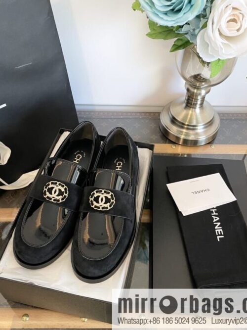 wsxc1672143713447_0-800x800tykvv1rppx338724_20250718015515.jpg Chanel | Xiaoxiang badge rhinestone loafers