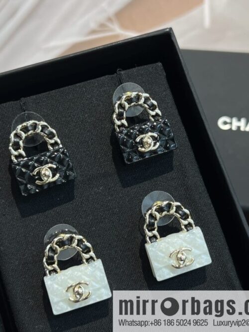 wsxc1672316439352_0-800x800hyvqgsjuzql201430_20250709051120.jpg New ☑️ Chanel c1 double c lock bag stud earrings