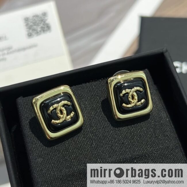 New ☑️ Chanel c1 double c square stud earrings
