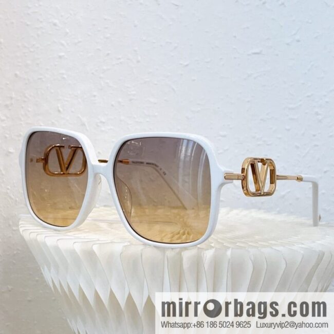 Valentino Square Women\'s Sunglasses