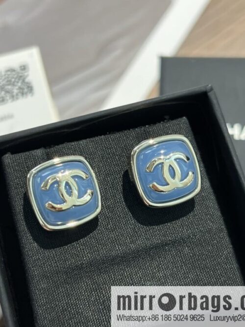 wsxc1673091240537_0-800x80041f52ahavev198236_20250709034557.jpg New ☑️ Chanel c1 double c blue square stud earrings