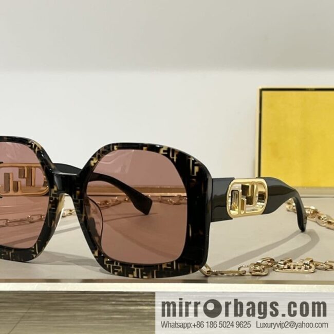 Fendi iconic logo large square sunglasses