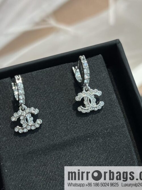 wsxc1673266005439_4-800x800m00d2hish2q198012_20250709033923.jpg New ☑️ Chanel c2 double c full diamond stud earrings