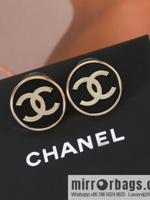 wsxc1673266012361_0-800x800dlsixwjtqea197969_20250709033756.jpg New ☑️ Chanel c1 double c round stud earrings