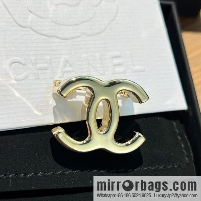 New ☑️ Chanel double c gold brooch