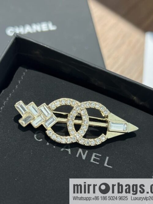 wsxc1675336331618_0-800x8001bapihmyd21197816_20250709033304.jpg New ☑️ Chanel double c arrow brooch