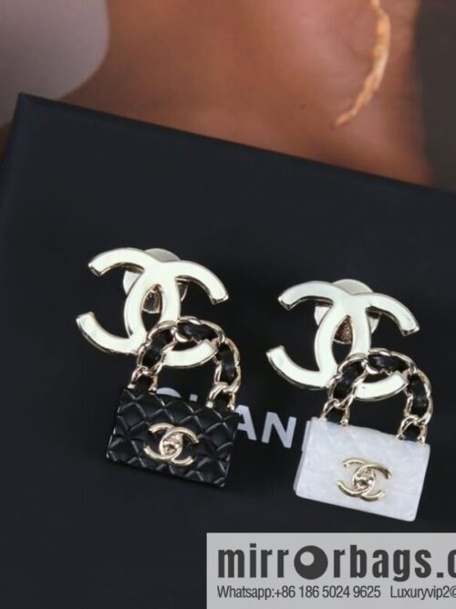 wsxc1675422670559_2-800x800gvufvups22j197680_20250709032851.jpg New ☑️ Chanel double c lock bag brooch
