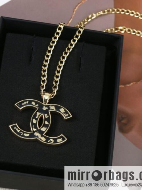 wsxc1675422673078_4-800x800otbhic4hwum197658_20250709032808.jpg New ☑️ Chanel double c black enamel necklace