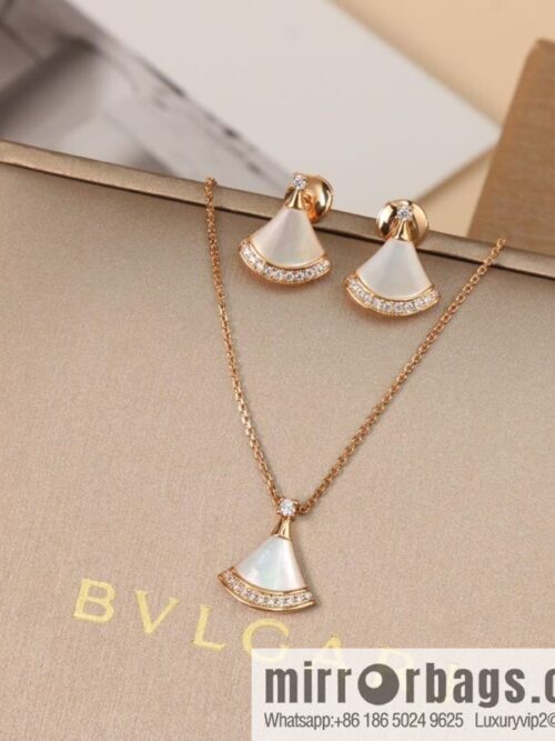 wsxc1675507775046_1-800x800atxqdpyuiqv195096_20250709021300.jpg BVLGARI Bulgari classic red chalcedony white fritillary fan necklace stud earrings