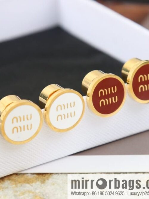 wsxc1675772579249_0-800x800qj00bvyixkk194884_20250709020558.jpg Miu Miu button stud earrings