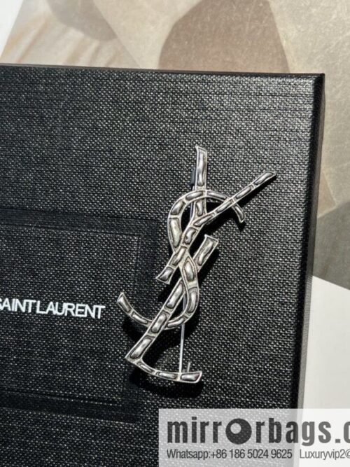 wsxc1676118062061_0-800x800biisvc5azmq194625_20250709015748.jpg Saint Laurent YSL brooch