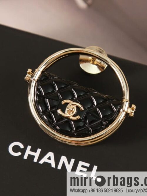 wsxc1676377624299_0-800x800tfbdtcnklvd194336_20250709014817.jpg New ☑️ Chanel double c round brooch