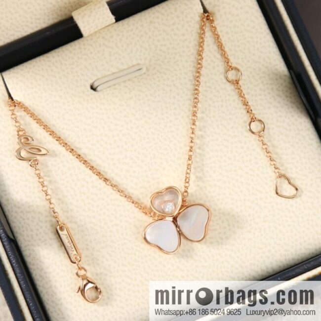 wsxc1676552046475_0-800x800n3ysgi2h3lb194276_20250709014615.jpg Chopard HAPPY HEARTS three love white shell necklace