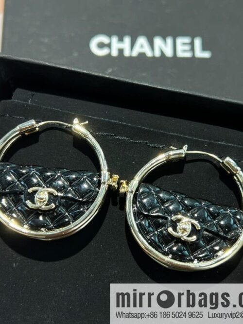 wsxc1676636734203_0-800x800eeirr34dj1f194205_20250709014402.jpg New ☑️ Chanel c1 double c round black stud earrings