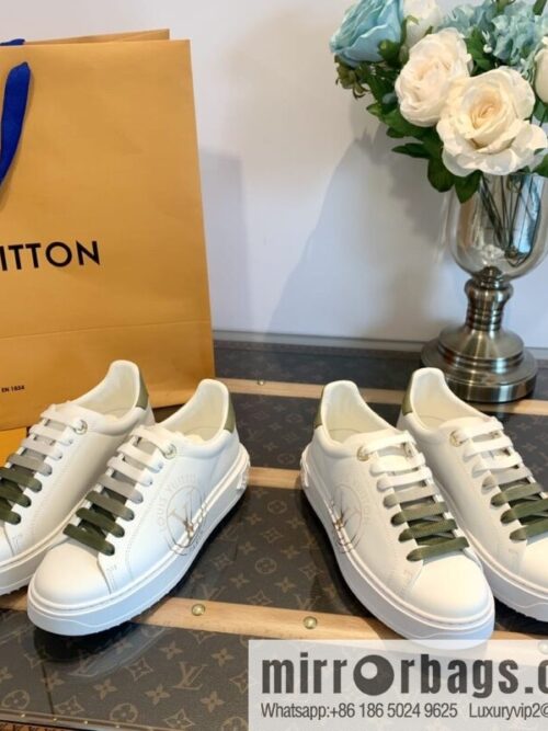 LV/Louis Vuitton 𝟐𝟎𝟐𝟐|𝐓𝐢𝐦𝐞 𝐨𝐮𝐭 series rhinestone logo white shoes