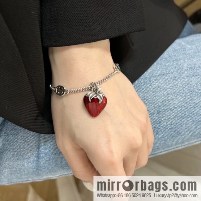 wsxc1676809494846_2-800x800h0f4uhptwr4194071_20250709013945.jpg New Gucci Gucci strawberry π necklace bracelet stud earrings