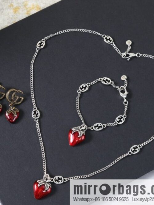 wsxc1676809494995_8-800x800cuc435024hy194070_20250709013944.jpg New Gucci Gucci strawberry 🍓 necklace bracelet stud earrings