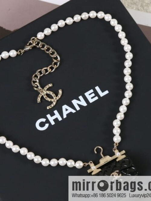 wsxc1677586868124_4-800x800s53nounczm3190625_20250708235545.jpg New ☑️ Chanel double c hanger bag pearl necklace