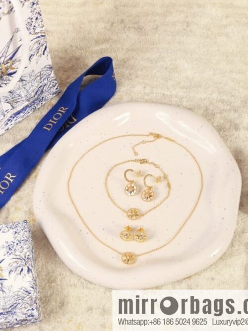 wsxc1677586883986_4-800x8000sffb3wlcwz190597_20250708235453.jpg New ☑️ Dior white fritillary octagram bracelet necklace stud earrings